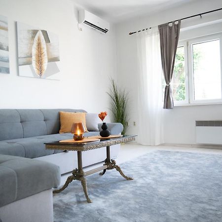 Ap Apartment Mostar Esterno foto