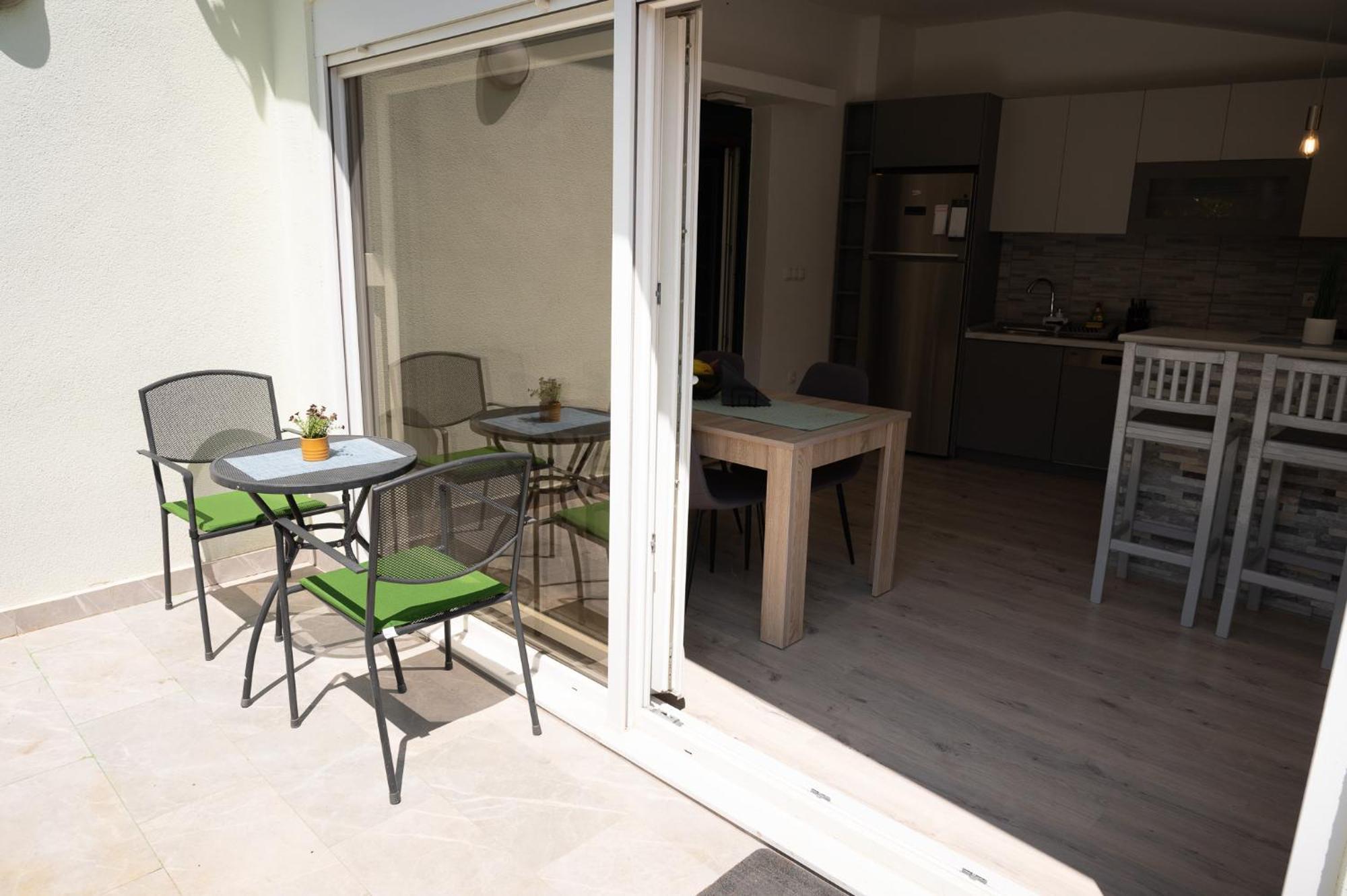 Ap Apartment Mostar Esterno foto