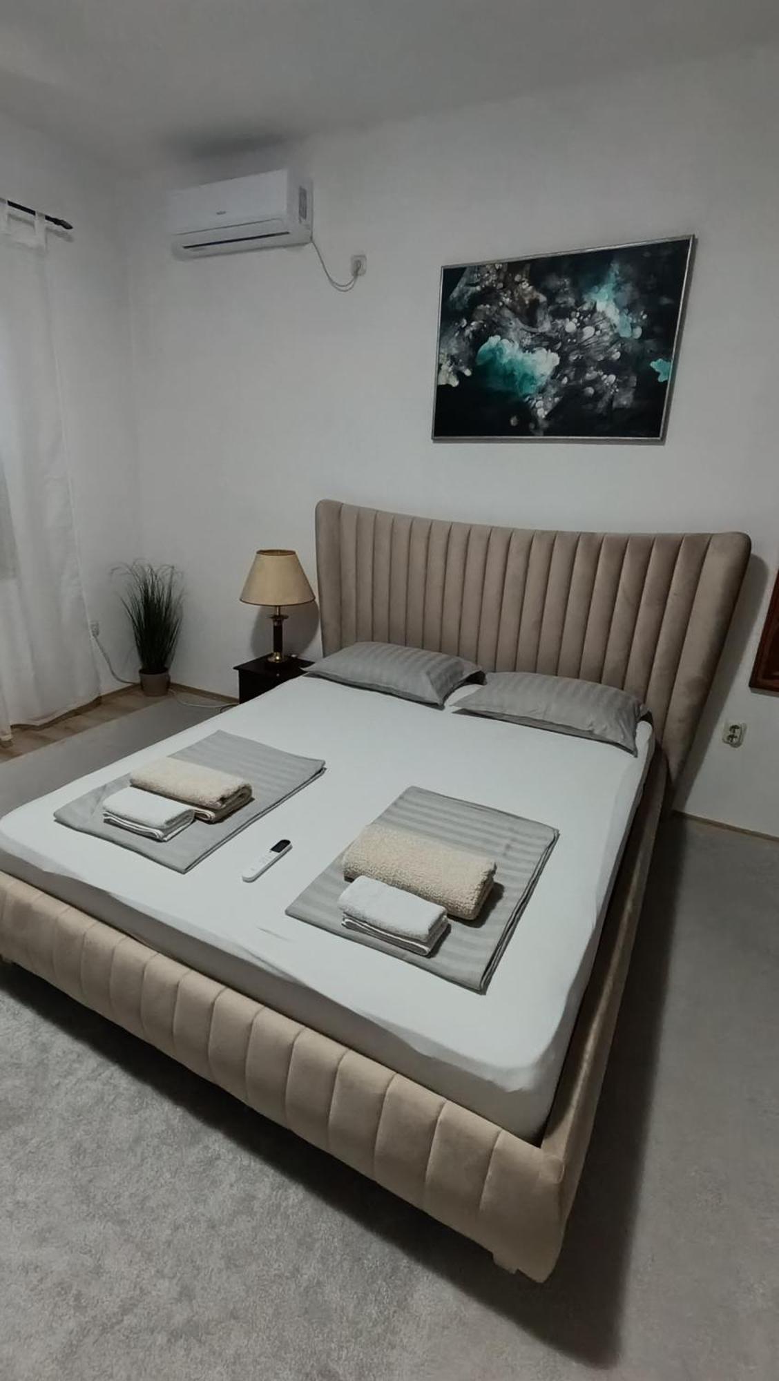 Ap Apartment Mostar Esterno foto